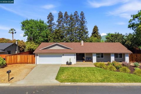 Photo of 5565 Jasper Ct Ct, Concord, CA 94521 (MLS # 41127852)