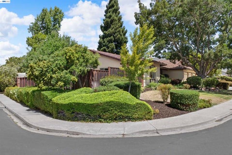 Photo of 2534 Marsh Dr DR, San Ramon, CA 94583 (MLS # 41146005)
