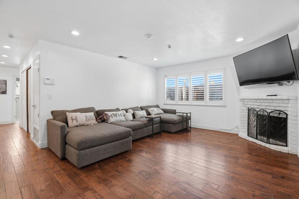 7821 Santa Barbara Drive