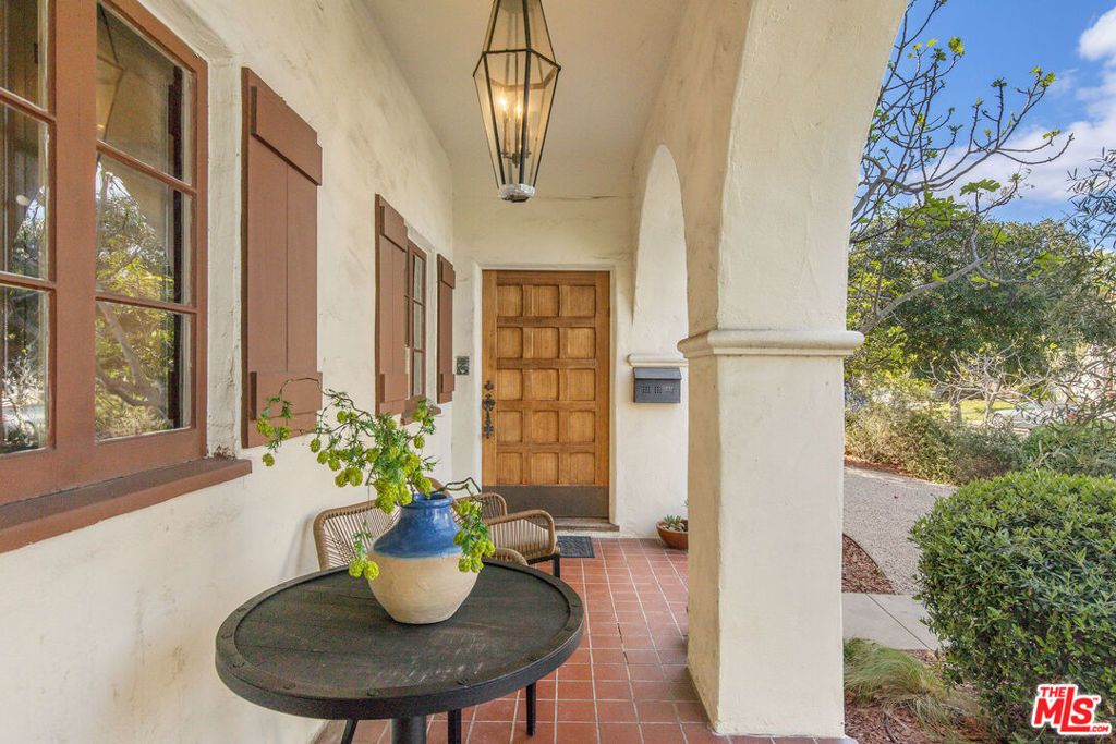 Photo of 1110 Hi Point Street, Los Angeles, CA 90035 (MLS # 26660883)