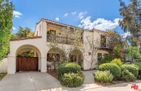 Photo of 1110 Hi Point Street, Los Angeles, CA 90035 (MLS # 26660883)