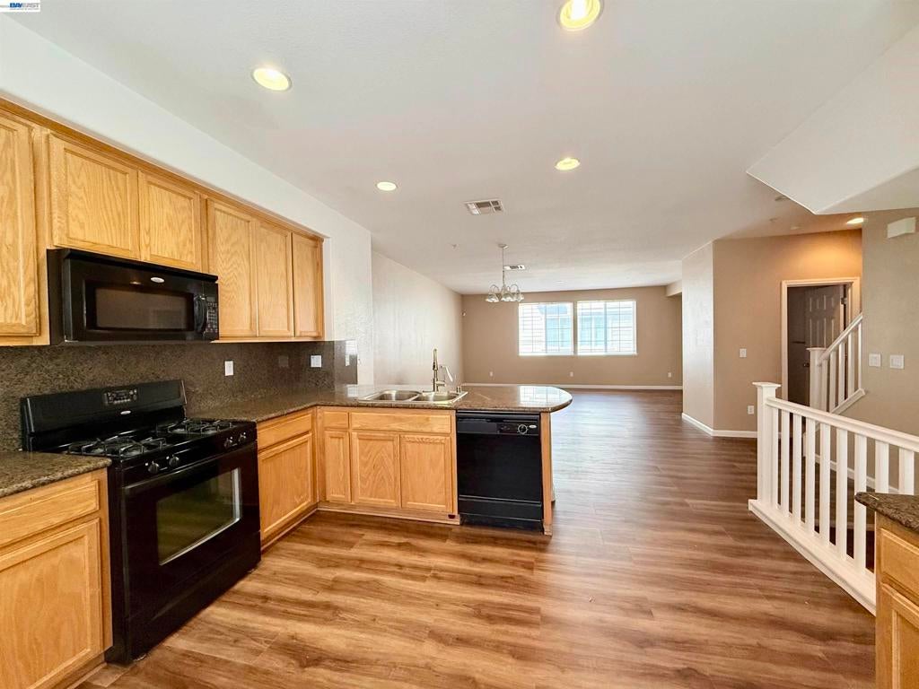 420 Summer Ln LN, Richmond CA 94806
