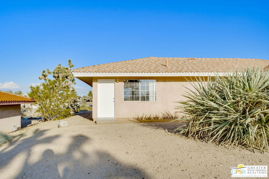 WESTERN HILLS RANCHOS - Residential