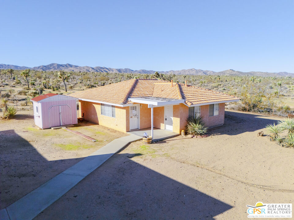 WESTERN HILLS RANCHOS - Residential