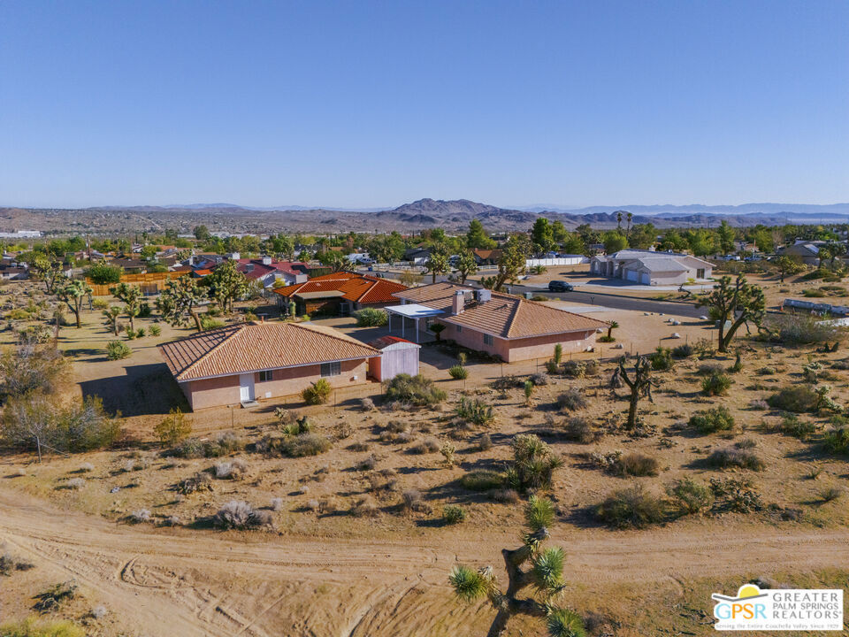 WESTERN HILLS RANCHOS - Residential
