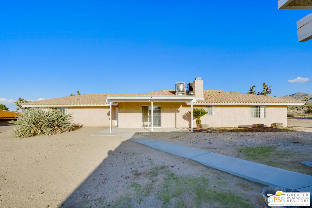 WESTERN HILLS RANCHOS - Residential
