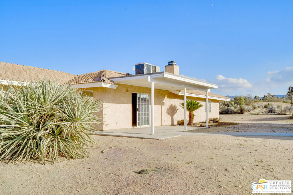 WESTERN HILLS RANCHOS - Residential