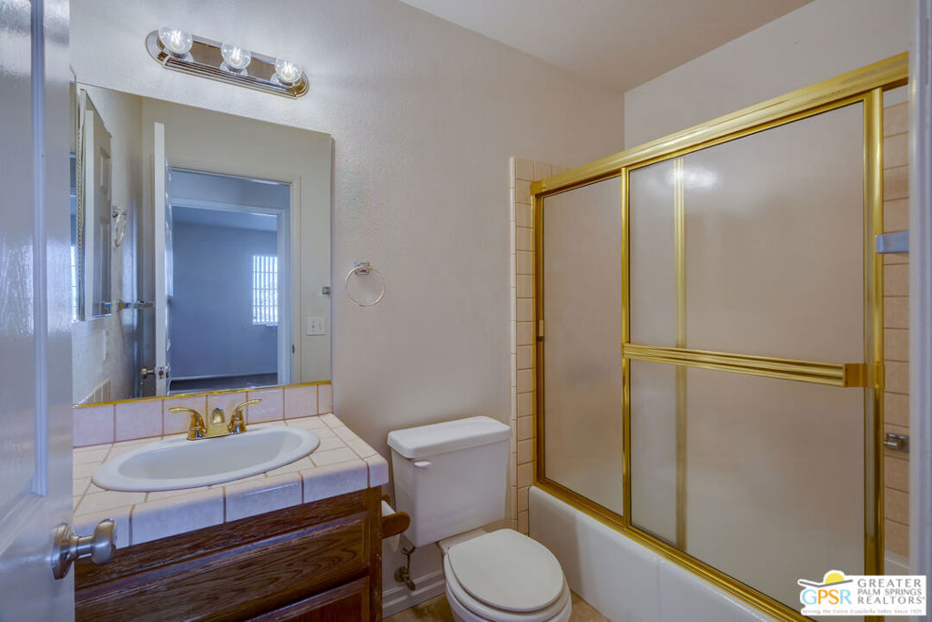 WESTERN HILLS RANCHOS - Residential
