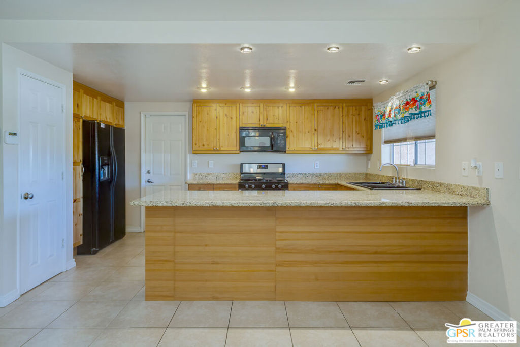 WESTERN HILLS RANCHOS - Residential