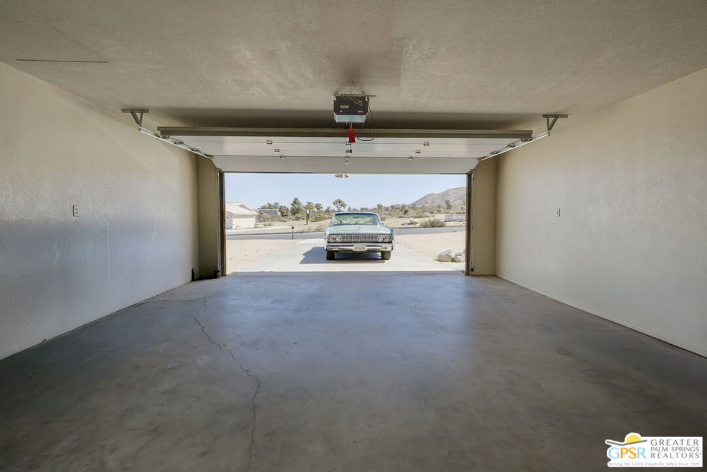 WESTERN HILLS RANCHOS - Residential