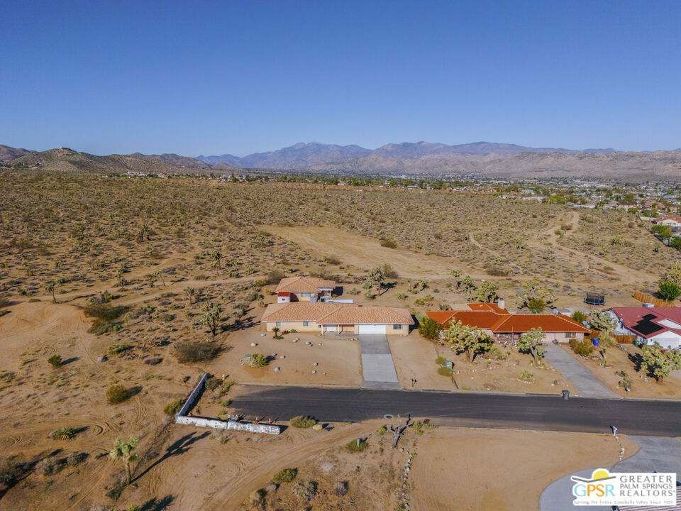 WESTERN HILLS RANCHOS - Residential
