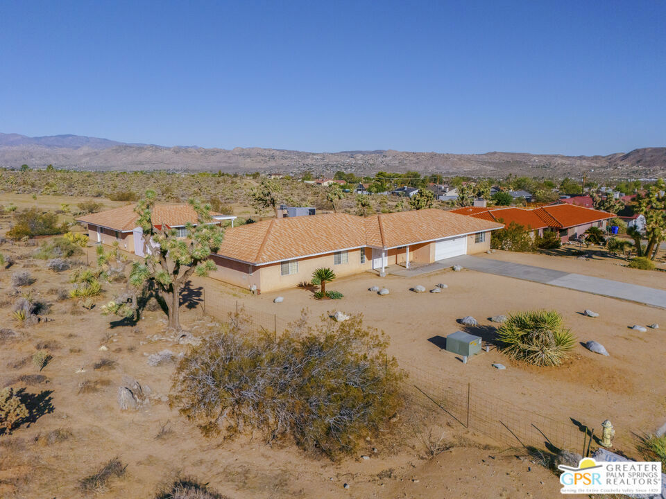 WESTERN HILLS RANCHOS - Residential