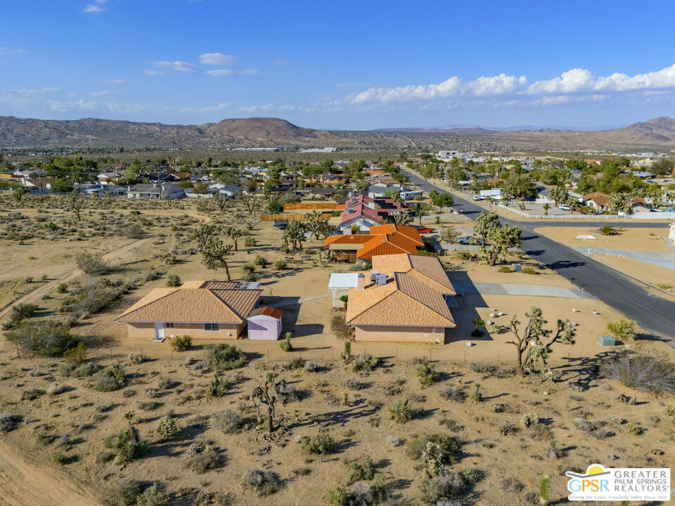 WESTERN HILLS RANCHOS - Residential