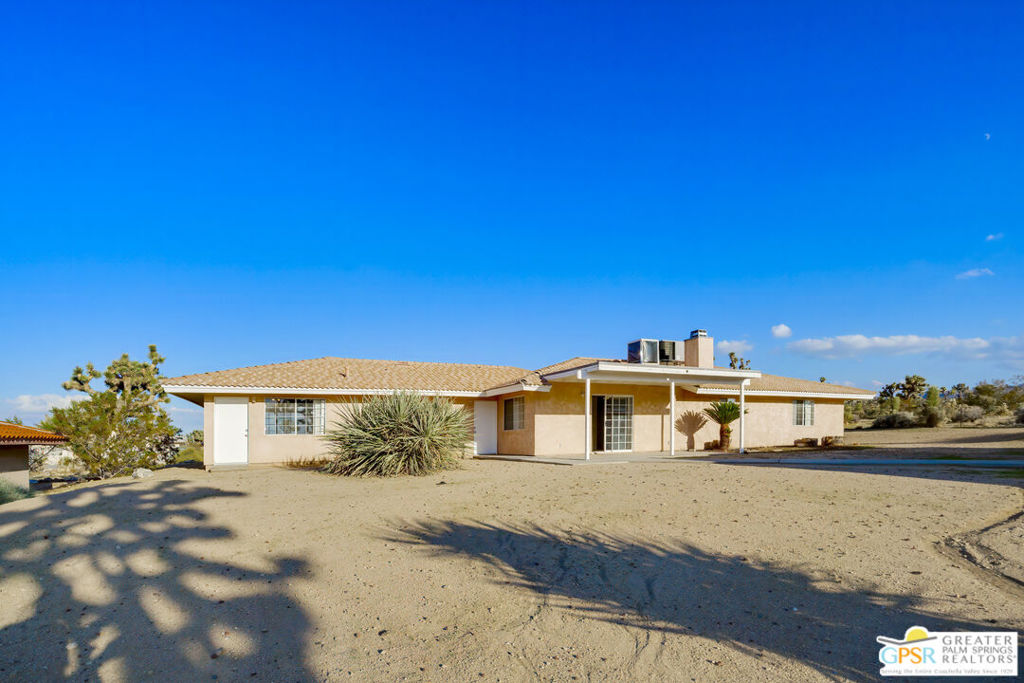 WESTERN HILLS RANCHOS - Residential