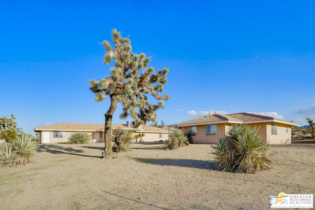 WESTERN HILLS RANCHOS - Residential