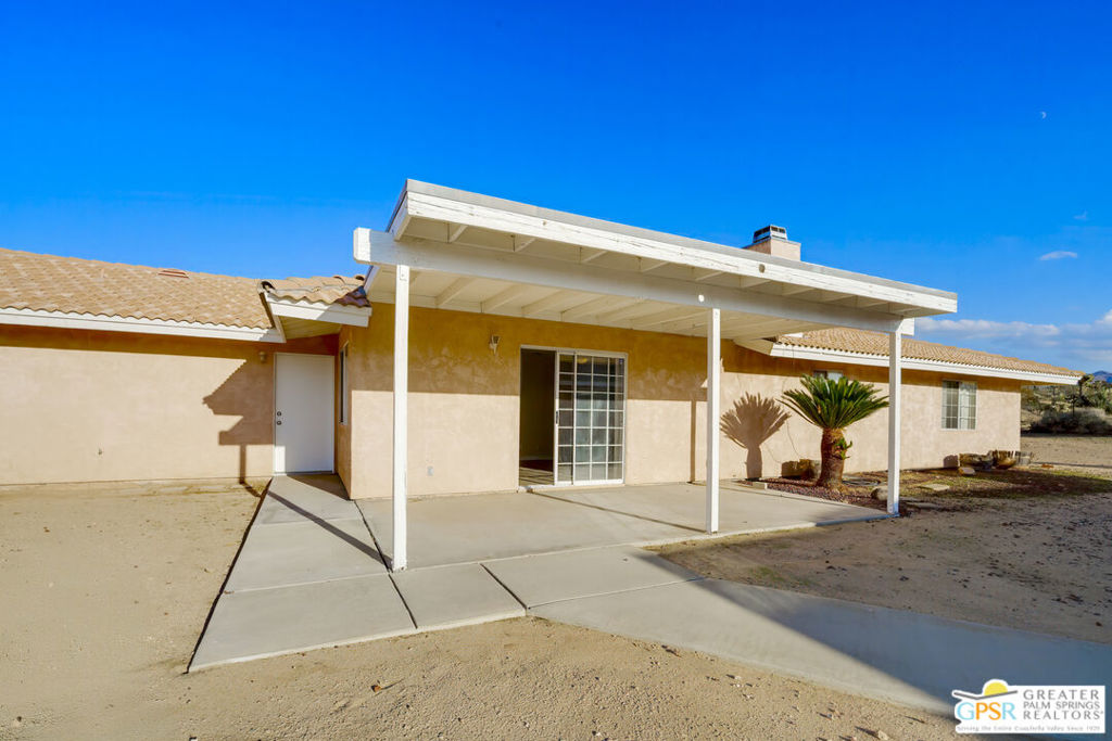 WESTERN HILLS RANCHOS - Residential
