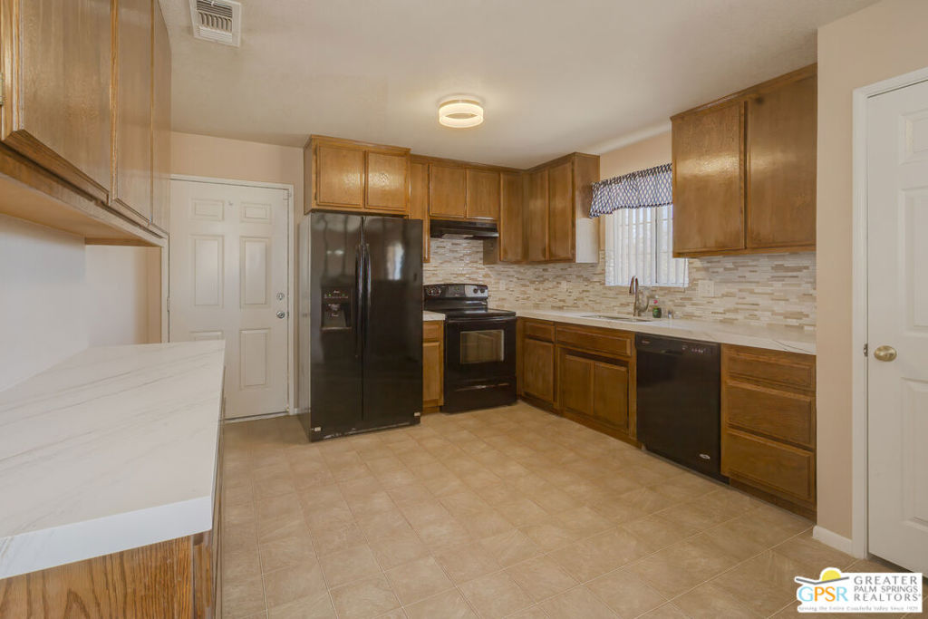 WESTERN HILLS RANCHOS - Residential