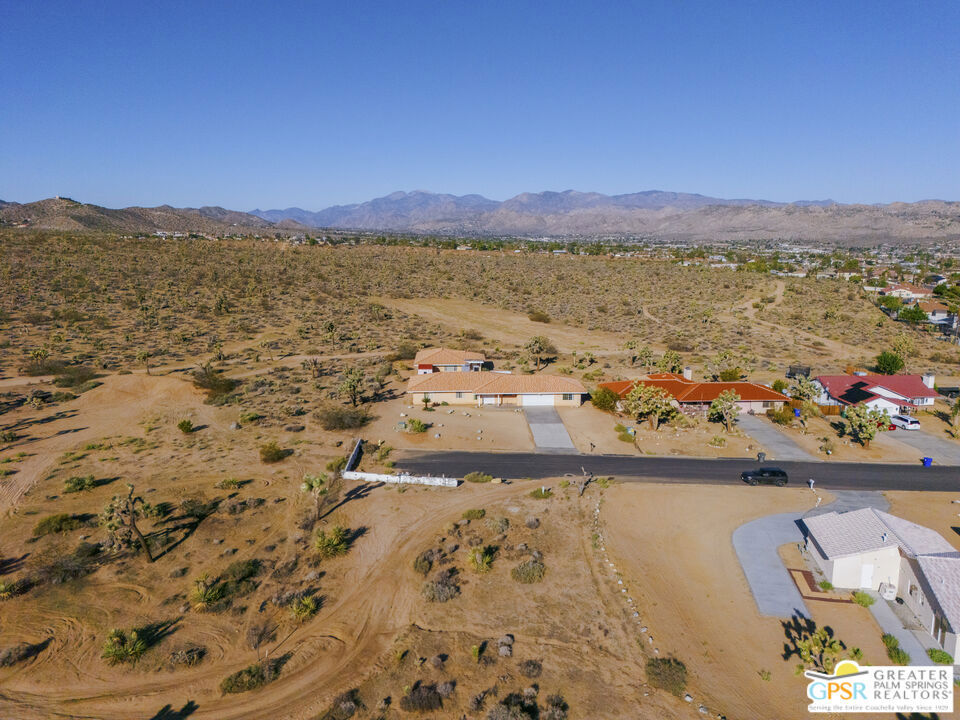 WESTERN HILLS RANCHOS - Residential