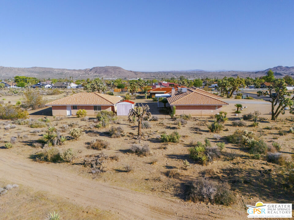 WESTERN HILLS RANCHOS - Residential