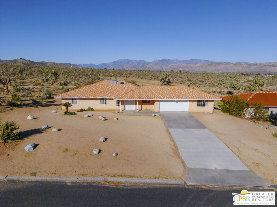 WESTERN HILLS RANCHOS - Residential