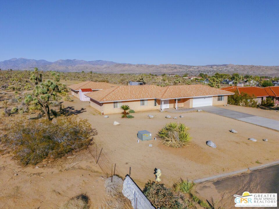 WESTERN HILLS RANCHOS - Residential