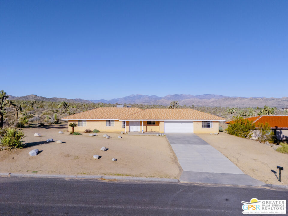 WESTERN HILLS RANCHOS - Residential