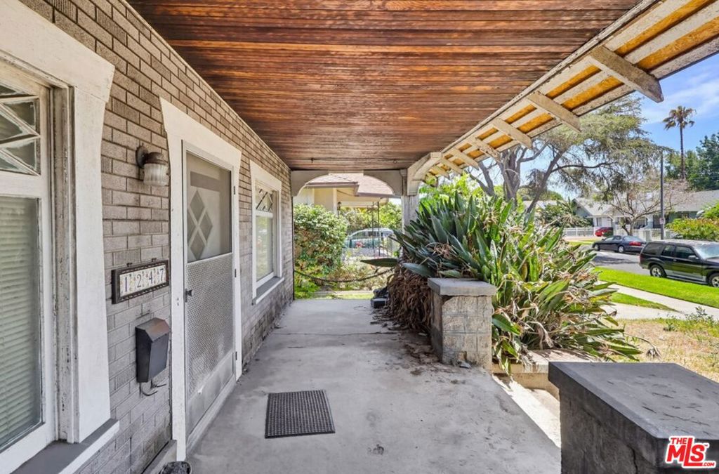 1247 w 49th street