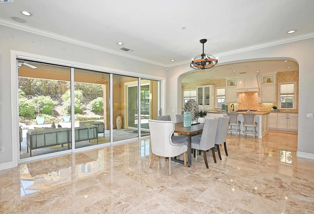listing image 130727040348702977823