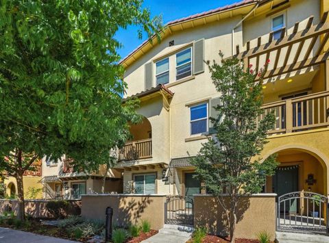 Photo of 316 N Fair Oaks Avenue, Sunnyvale, CA 94085 (MLS # ML82052197)
