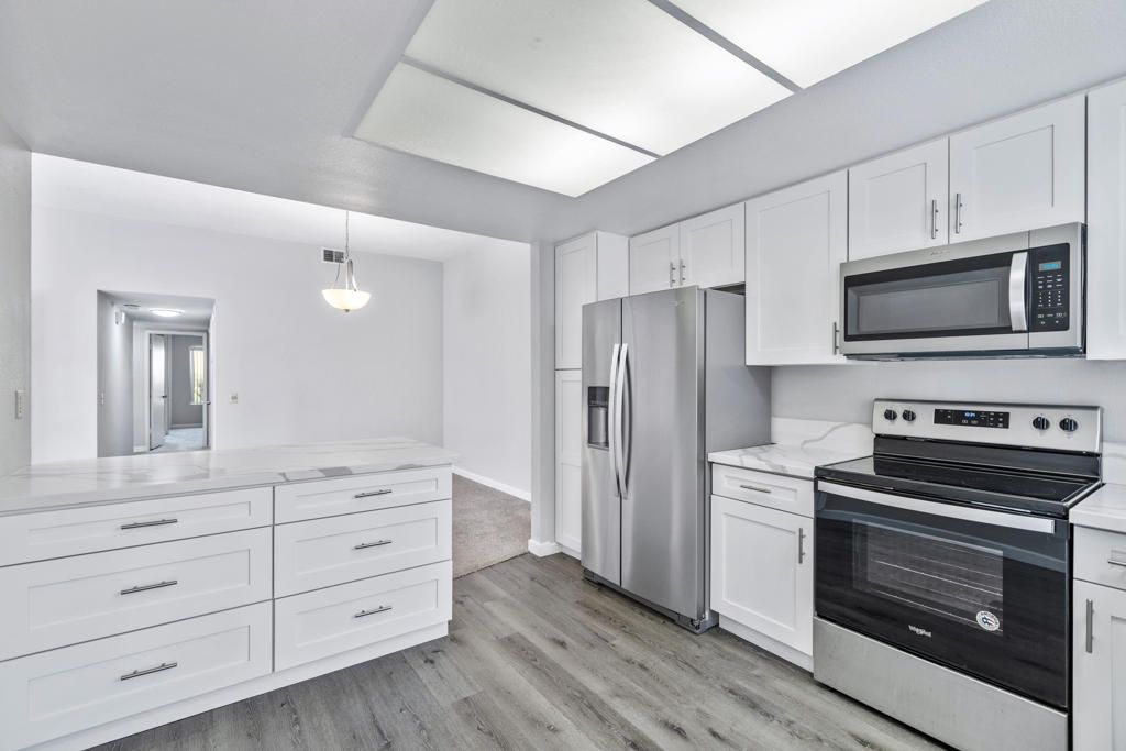 listing image 130729211918439975571