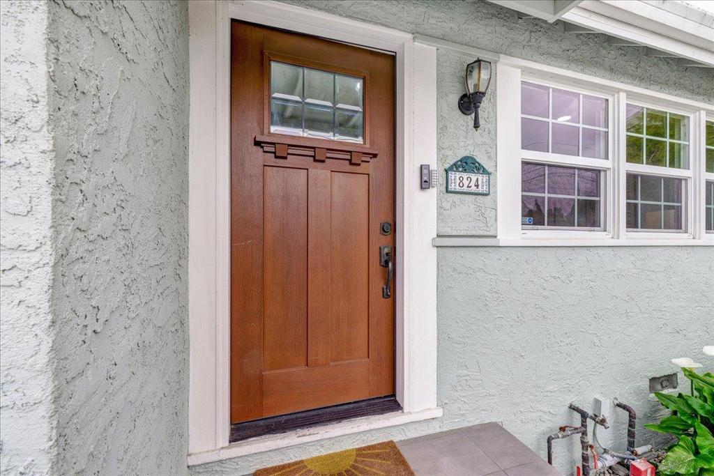824 Acacia Avenue