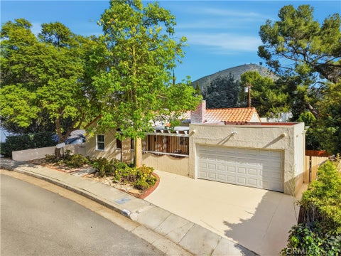Photo of 3408 Troy, Los Angeles, CA 90068 (MLS # SR26029684)