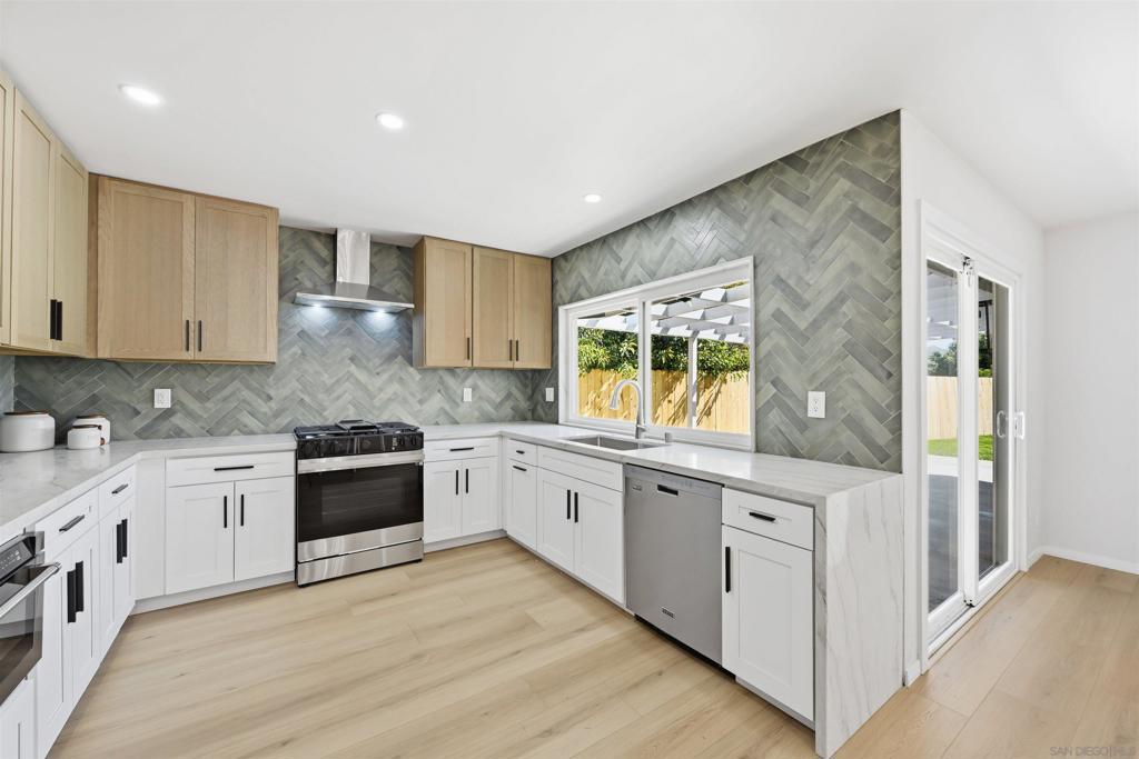 12437 Ridgeton Dr