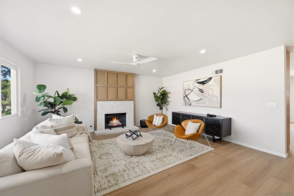12437 Ridgeton Dr