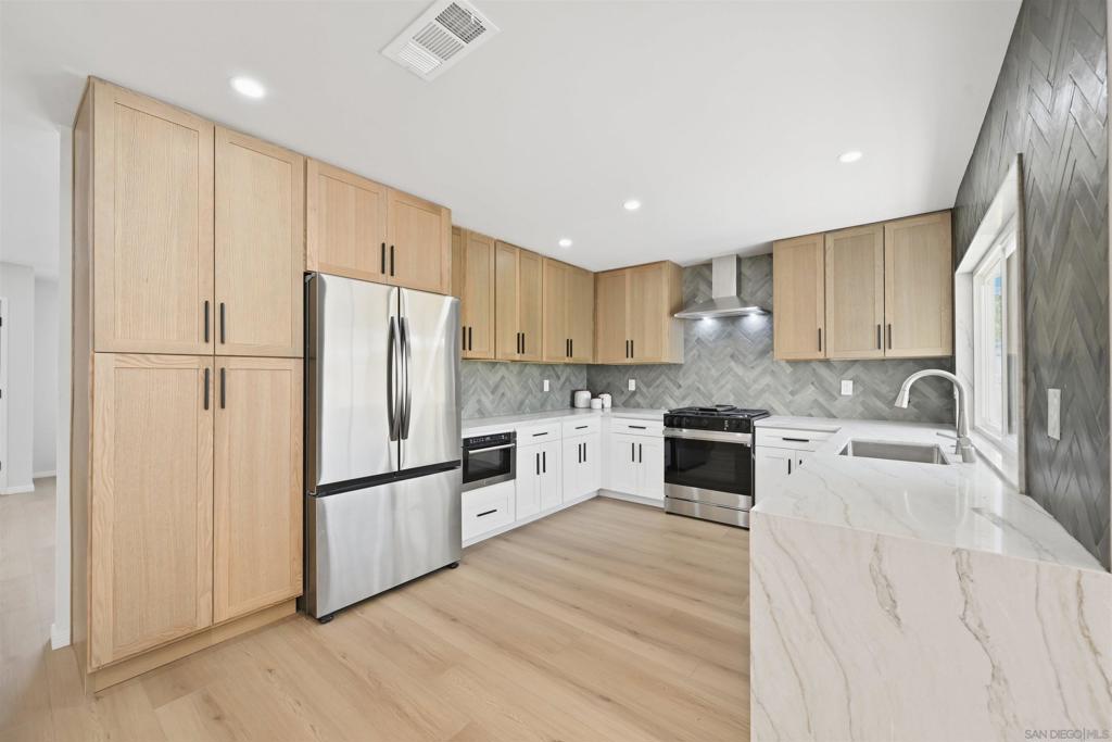 12437 Ridgeton Dr