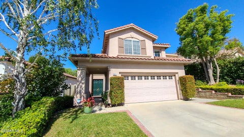 Photo of 2851 Silk Oak Avenue, Thousand Oaks, CA 91362 (MLS # 226003295)