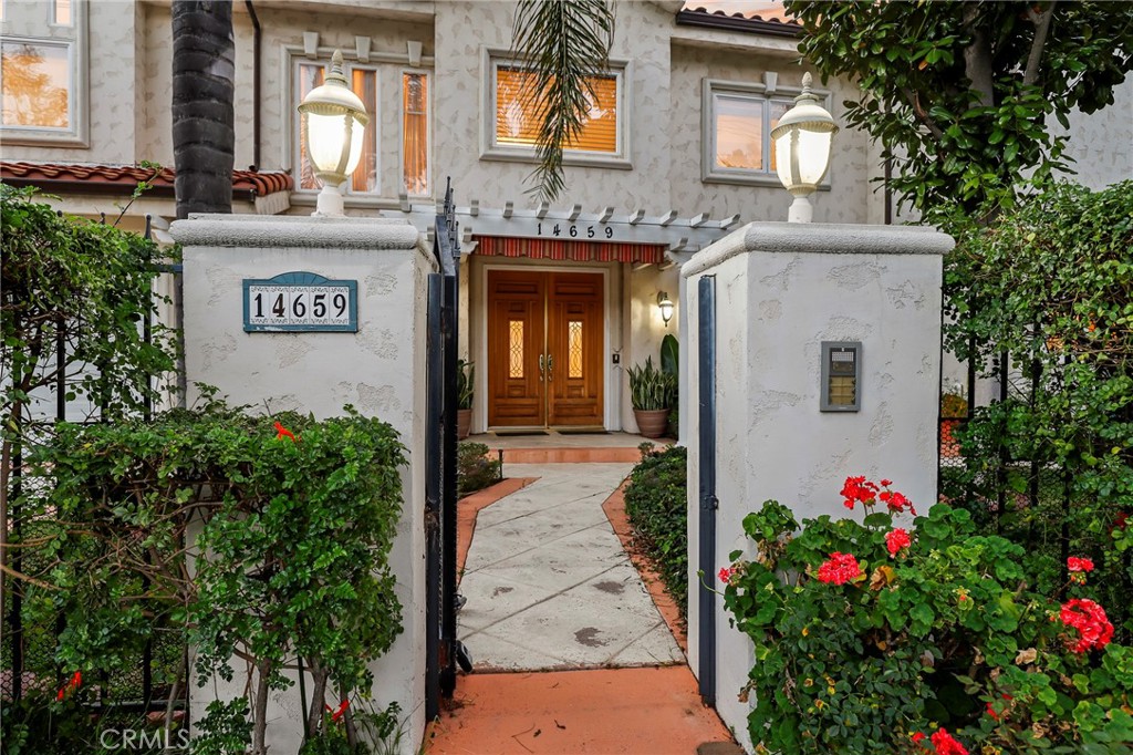 14659 Valley Vista