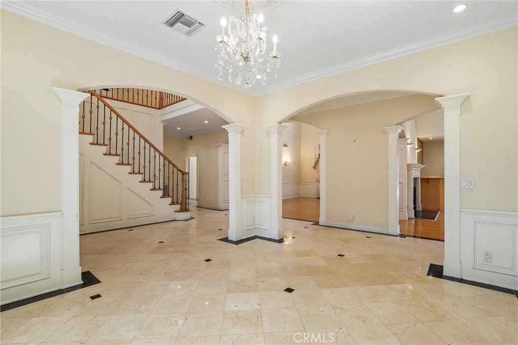 Photo of 14659 Valley Vista Blvd, Sherman Oaks, CA 91403 (MLS # BB26046977)