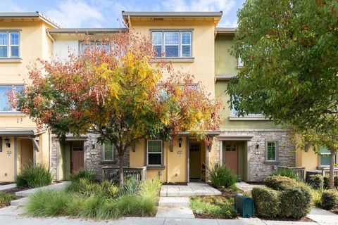 Photo of 733 E Evelyn Avenue, Sunnyvale, CA 94086 (MLS # ML82025827) Photo of 733 E Evelyn Avenue, Sunnyvale, CA 94086 (MLS # ML82025827)