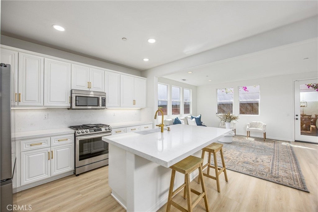 1544 Glen Cove
