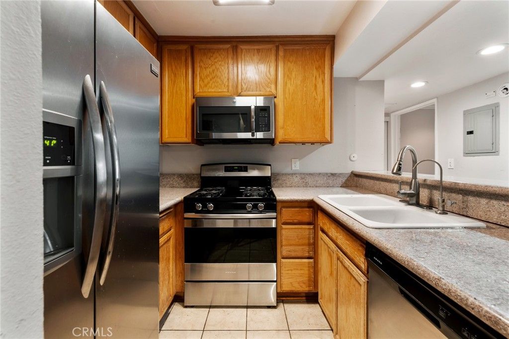 Photo of 5325 Newcastle Avenue #319, Encino, CA 91316 (MLS # SR25233753)