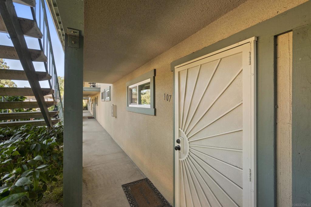 4651 Pico St 107