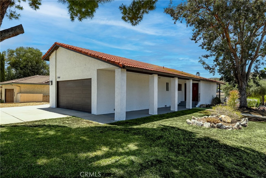22587 Canyon Lake Dr S Drive S