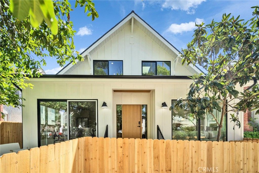 Photo of 1606 N Kingsley Dr, Los Angeles, CA 90027 (MLS # OC26092411)