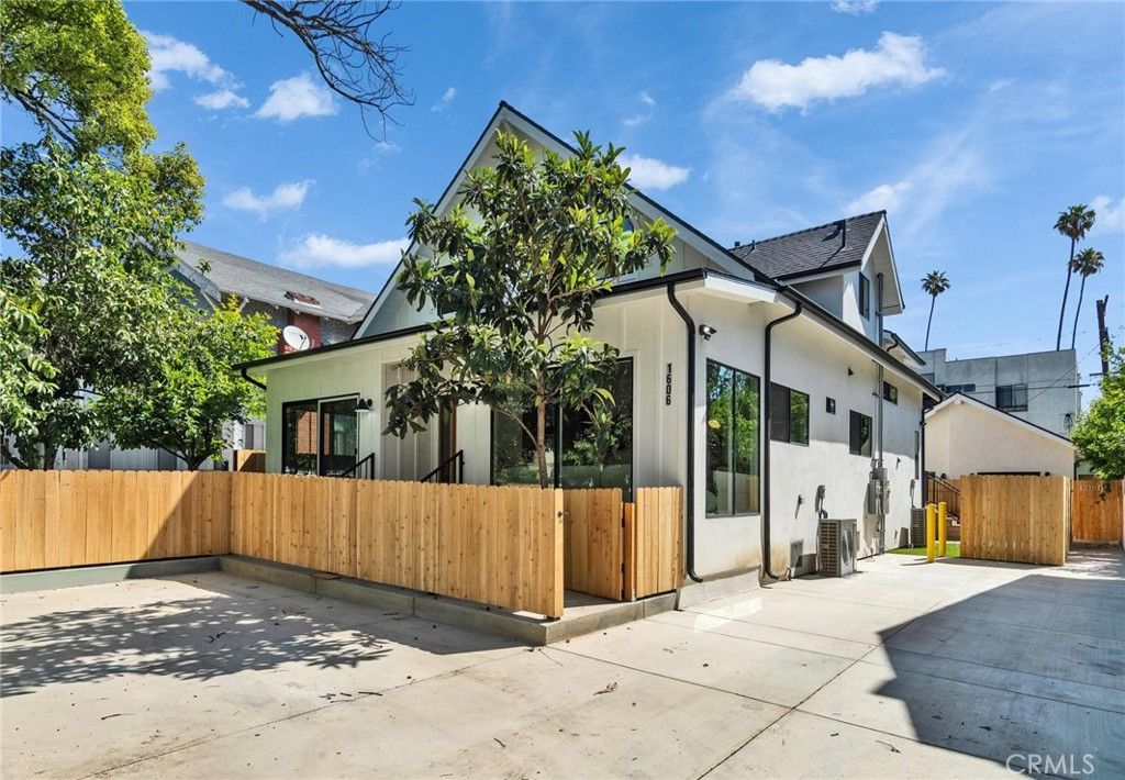 Photo of 1606 N Kingsley Dr, Los Angeles, CA 90027 (MLS # OC26092411)
