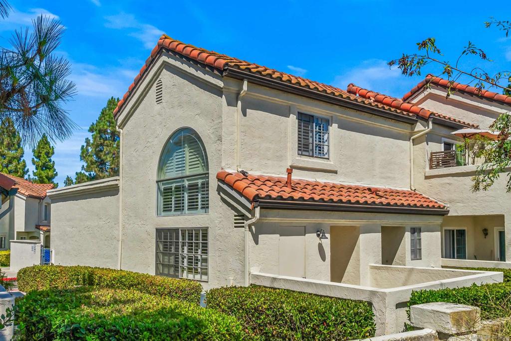 Welcome to the highly sought-after Villa Martinique community in Eastlake—where charm, style, and convenience come together! This beautifully updated townhome offers a perfect blend of comfort and modern upgrades. Step inside to discover a light and bright open layout featuring laminate wood flooring, recessed lighting, crown molding, and designer shutters throughout. The remodeled kitchen boasts quartz countertops, stainless steel appliances, a farmhouse sink, and custom cabinetry—perfect for everyday living and entertaining. Enjoy the spacious living area that flows to your private patio with scenic views, ideal for relaxing or hosting guests. The spiral staircase leads to a well-appointed bedroom and a renovated bath showcasing elegant finishes. Additional highlights include window and door casings, central A/C, and a detached 1-car garage with extra storage. The location is truly unbeatable—just steps from Eastlake’s picturesque lake, community pools, spa, clubhouse, parks, top-rated schools, scenic bike trails, and retail shopping. Whether you're a first-time buyer, downsizing, or looking for a smart investment, this home has it all. Don’t miss your chance to own a turnkey gem in one of Chula Vista’s most desirable neighborhoods—schedule your private tour today!