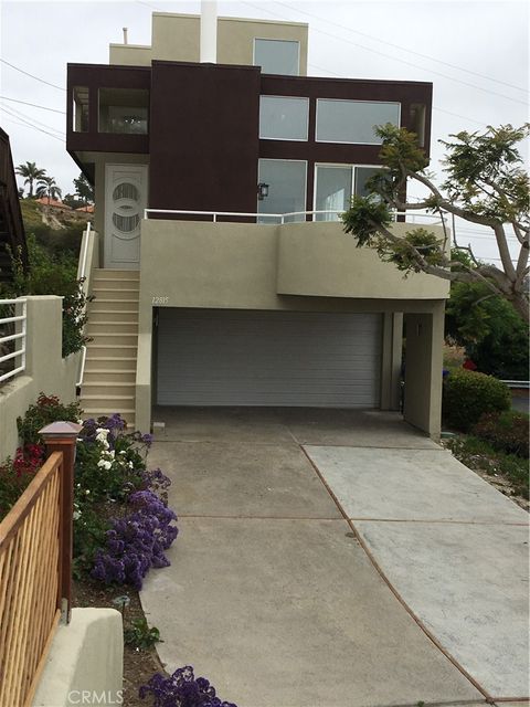 Photo of 12815 Via Nestore, San Diego, CA 92014 (MLS # SR25243084)