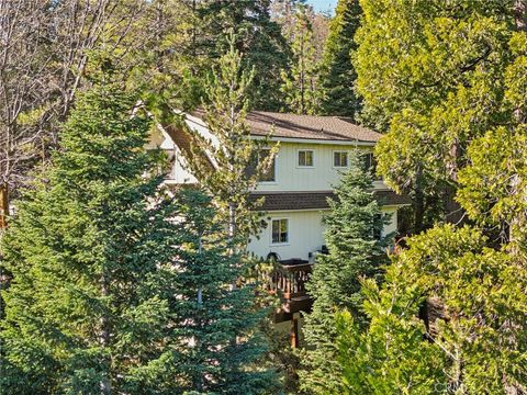 Photo of 195 Birchwood Drive, Lake Arrowhead, CA 92352 (MLS # IG25275318)