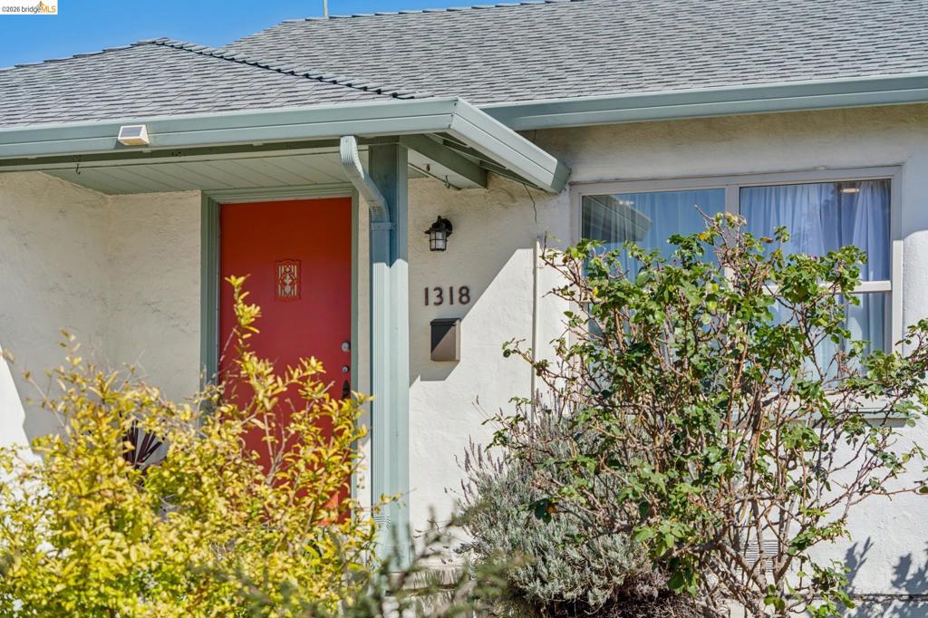1318 Mariposa St