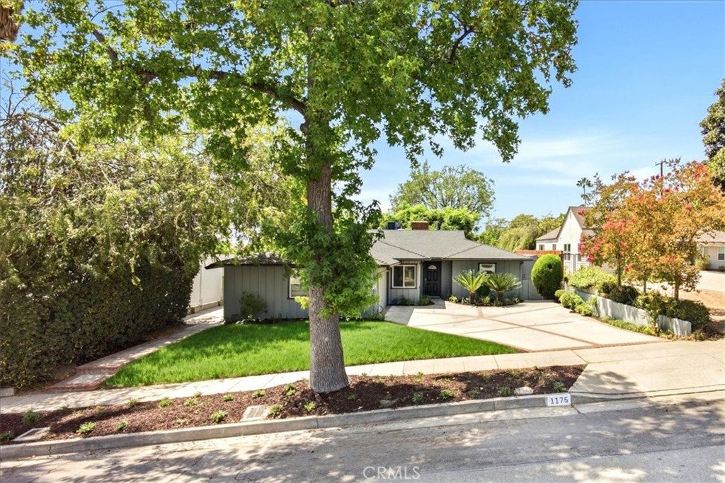 1175 Valley View AVE